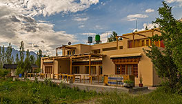 Nubra Ecolodge-dining-lounge1